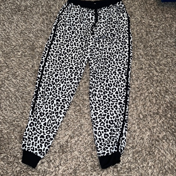 jess lea Pants - Black/white/grey leopard joggers